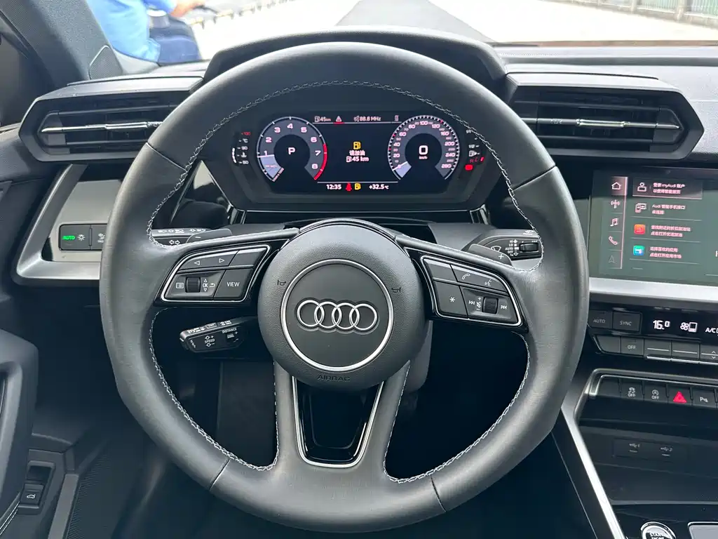 Audi A3 2023 — фото 19