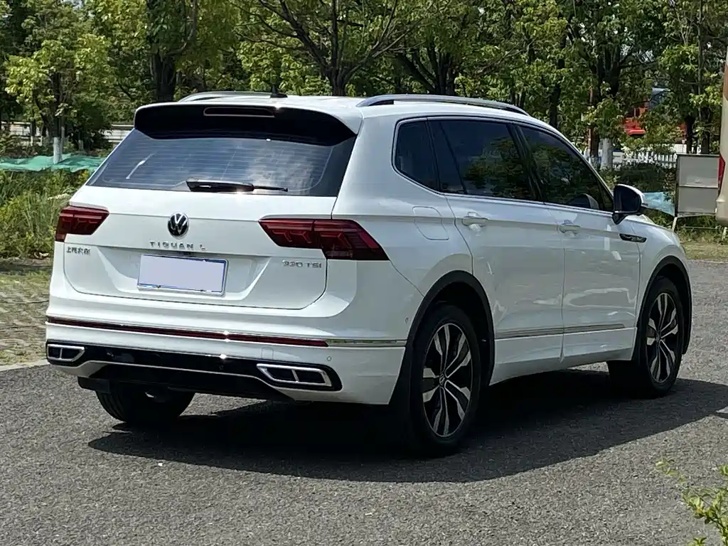 Volkswagen Tiguan L 2023 — фото 4