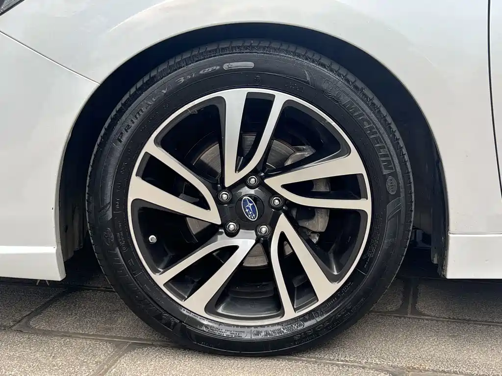 Subaru Legacy 2018 — фото 19