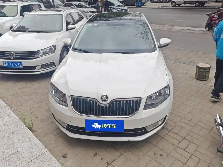 Skoda Octavia 2015 — фото 2