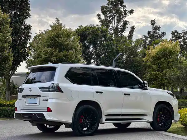 Lexus LX 2016