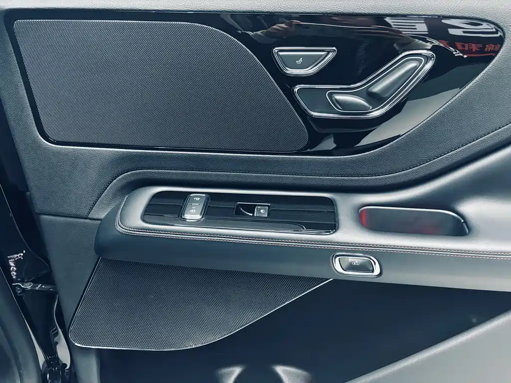 Lincoln Aviator 2021 — фото 16