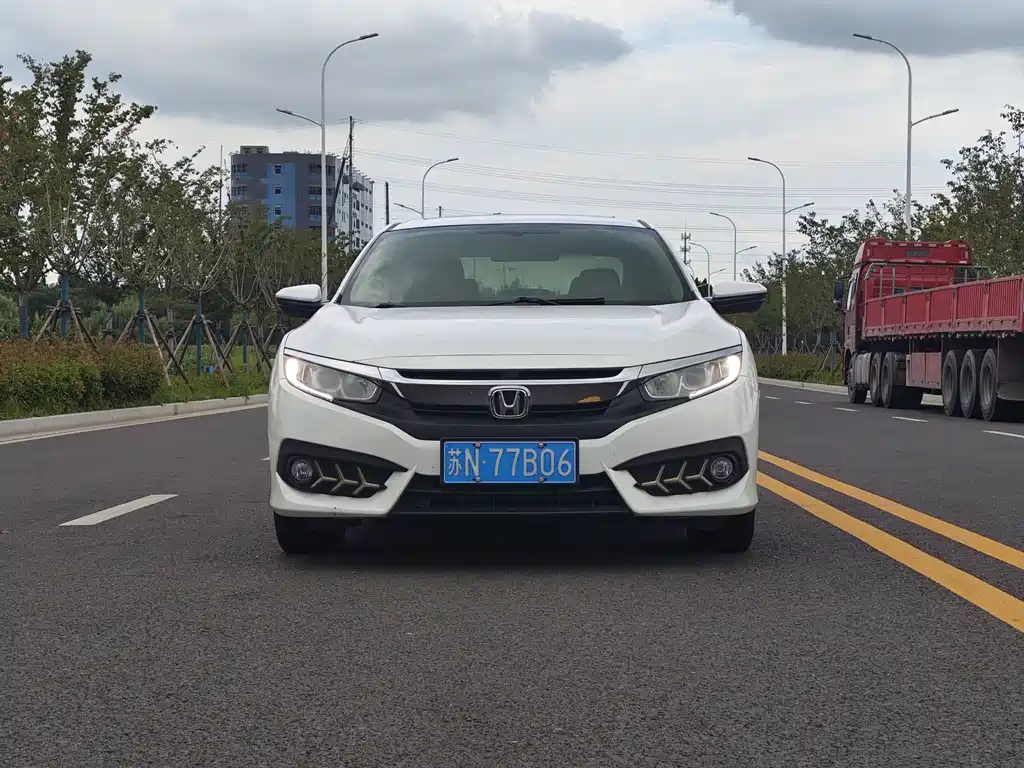Honda Civic 2018 — фото 2