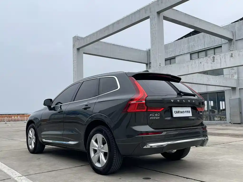 Volvo XC60 2021 — фото 7
