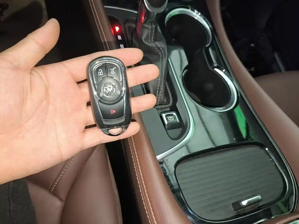 Buick Envision Plus 2020 — фото 9