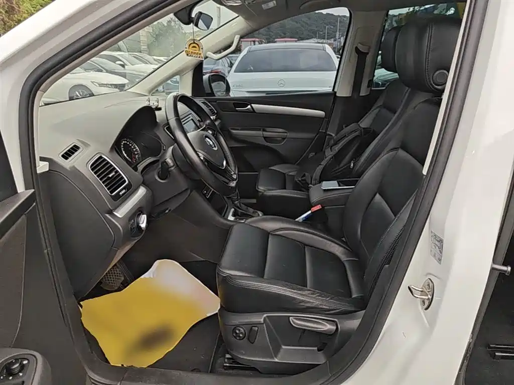 Volkswagen Sharan 2017 — фото 15