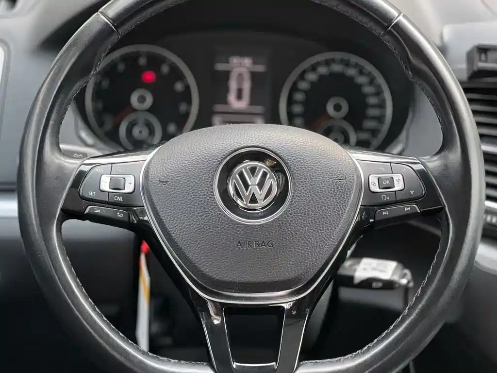 Volkswagen Sharan 2017 — фото 2