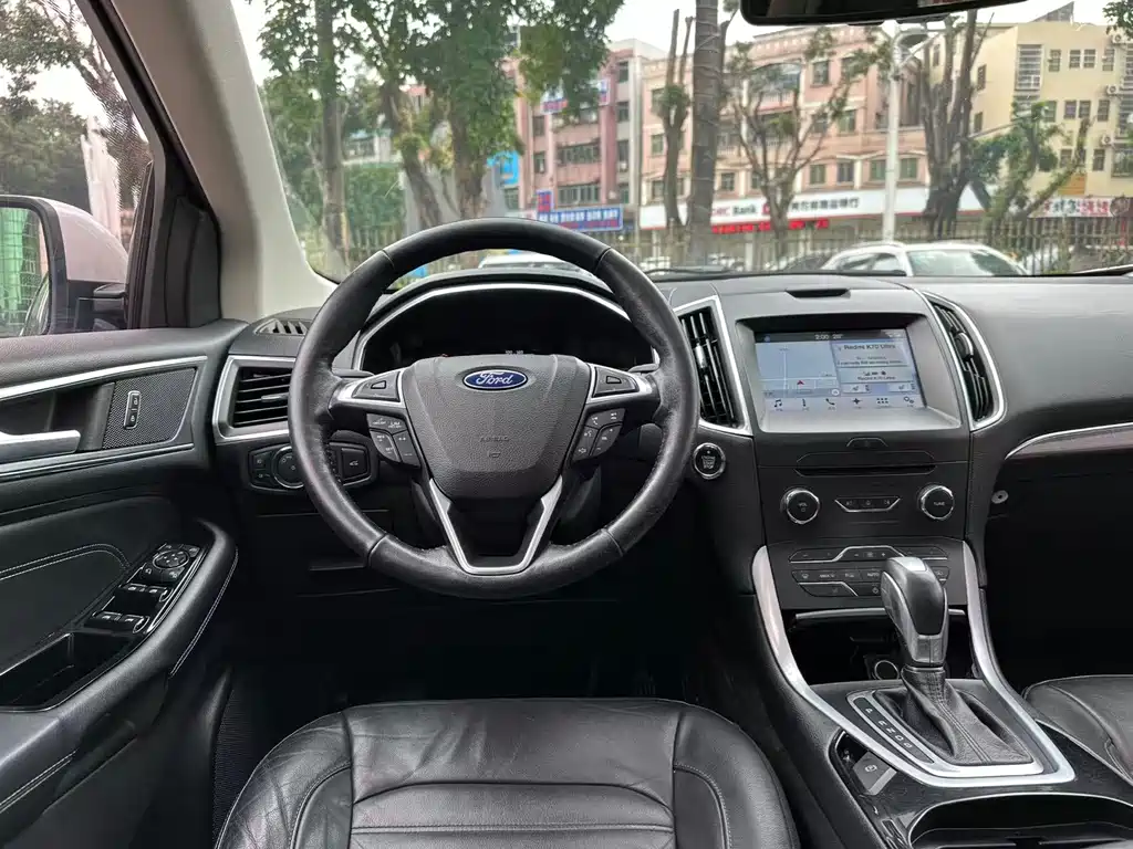 Ford Edge 2017 — фото 14