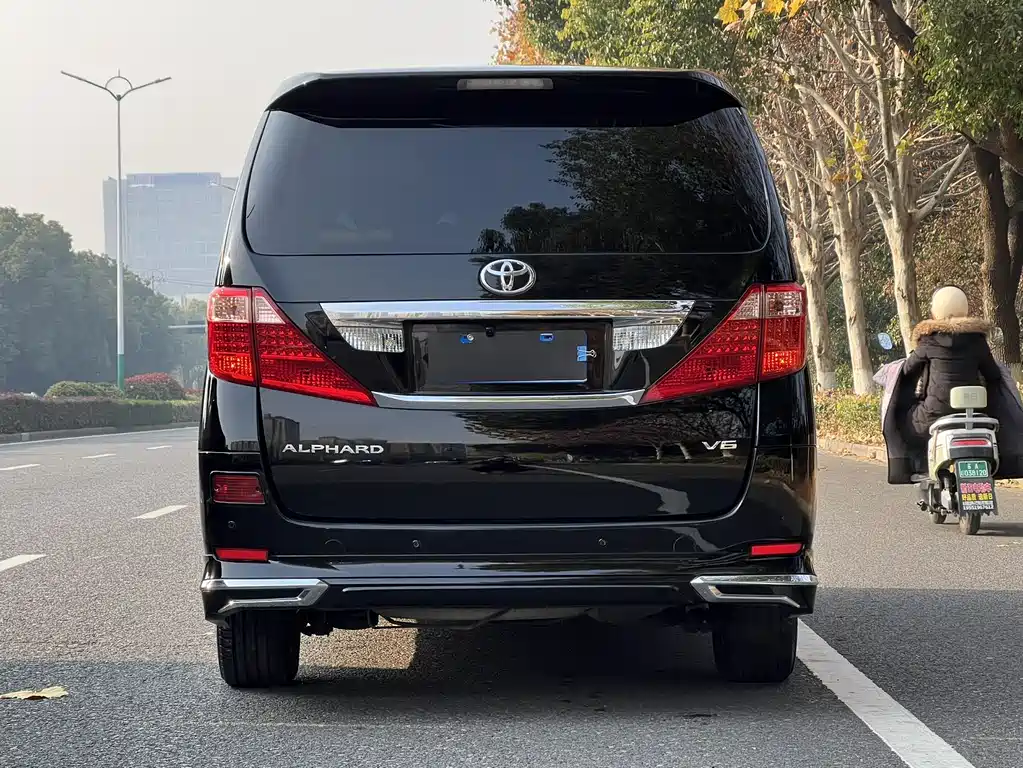 Toyota Alphard 2012 — фото 7