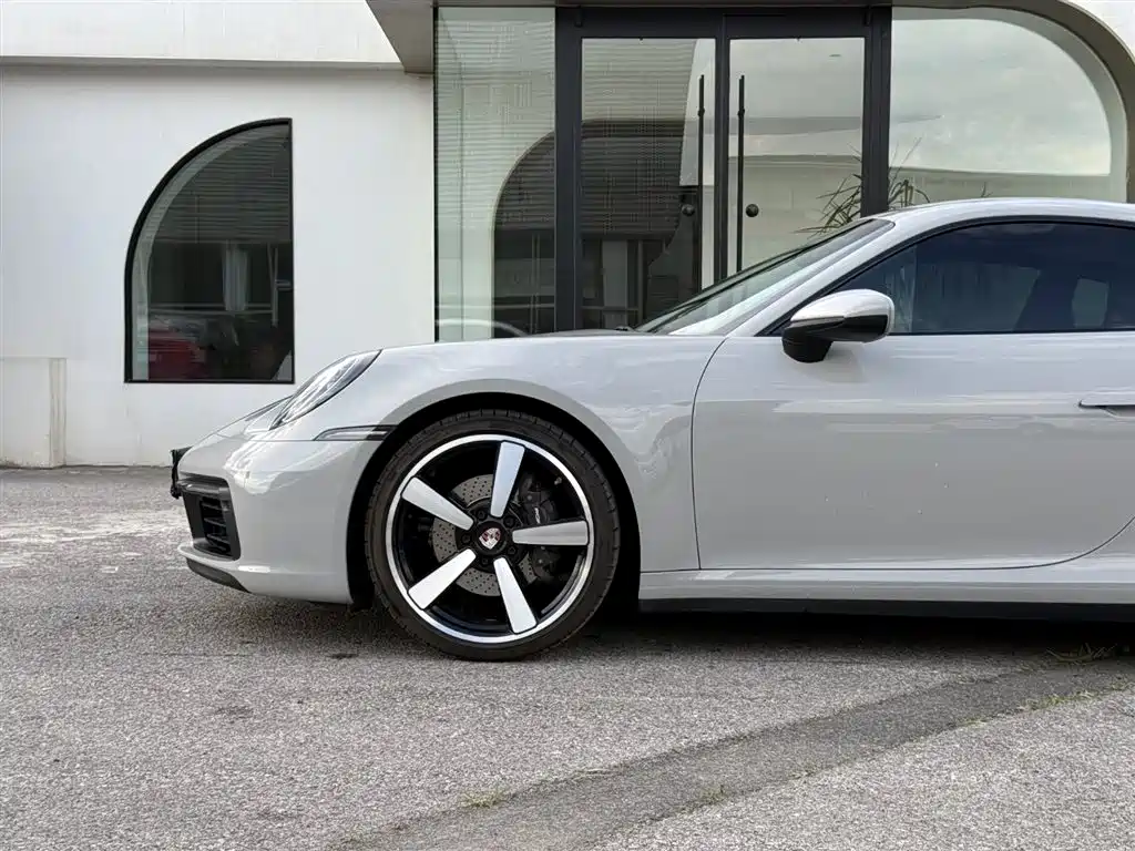 Porsche 911 2026 — фото 3