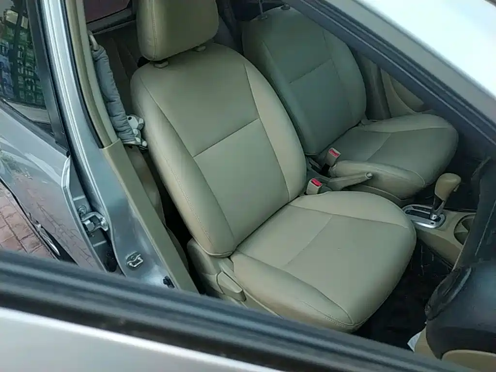 Nissan Livina 2015 — фото 25