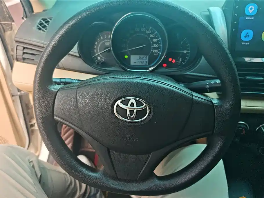 Toyota Vios 2015 — фото 15