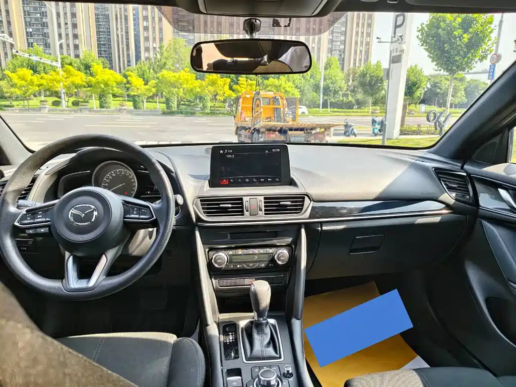 Mazda CX-4 2023