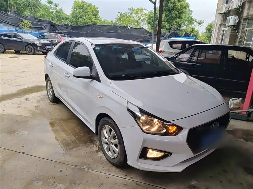 Hyundai Verna 2018 — фото 4