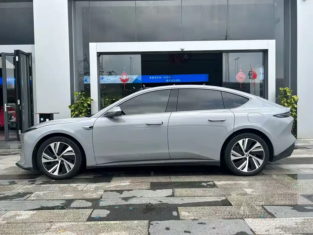 NIO ET5 2024