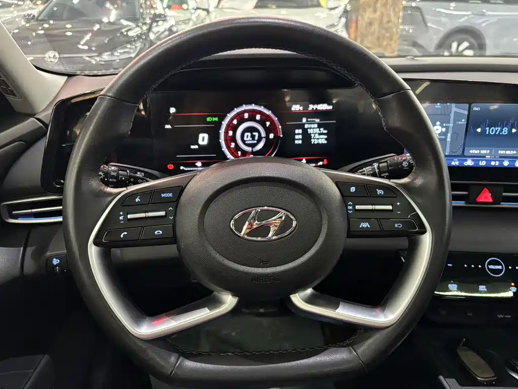 Hyundai Elantra 2022 — фото 14