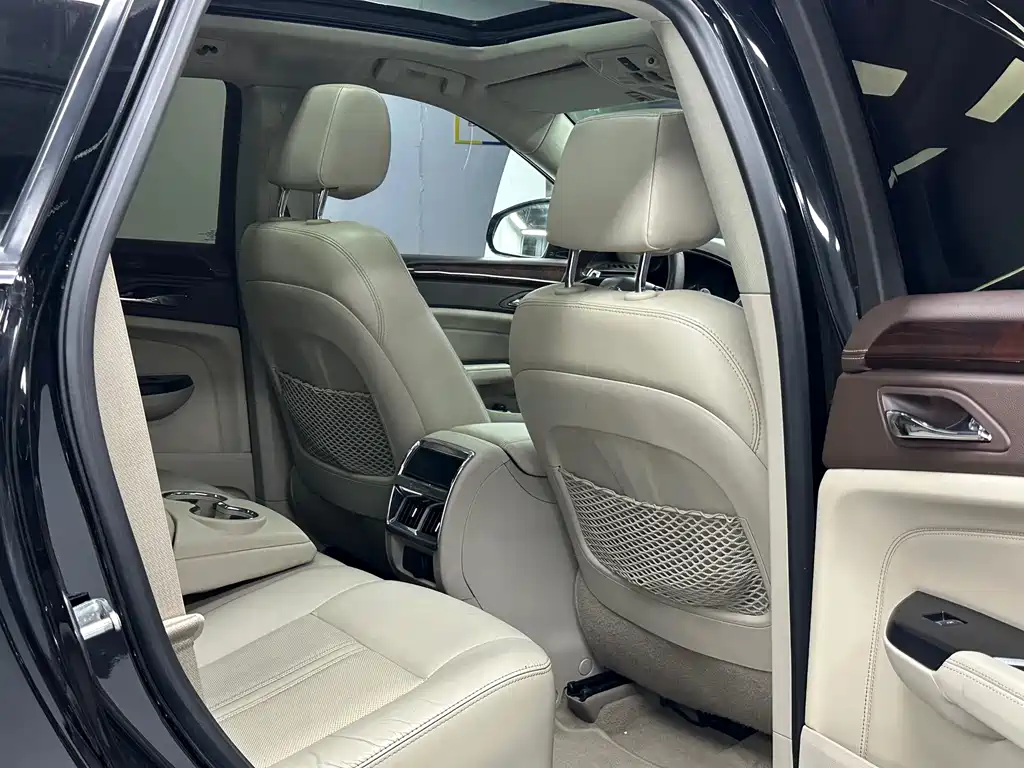 Cadillac SRX 2016 — фото 10