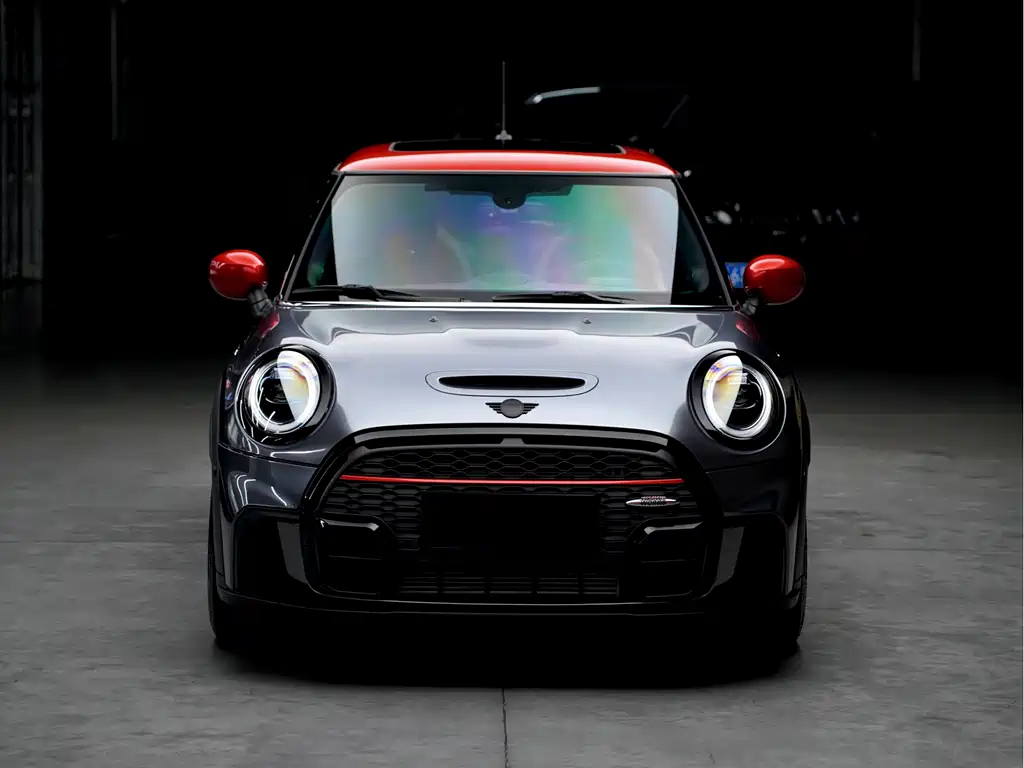 MINI MINI 2024