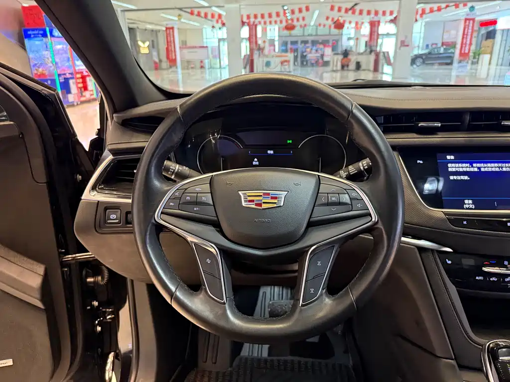Cadillac XT5 2021 — фото 16