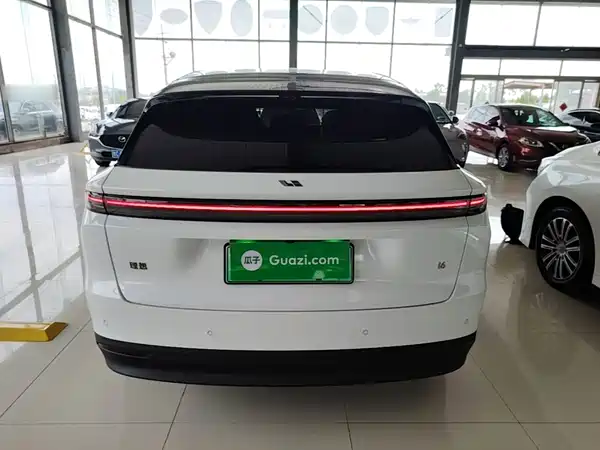 Li Auto i6 2025