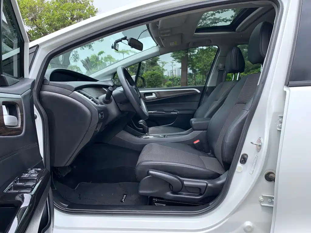 Honda Jade 2018 — фото 15