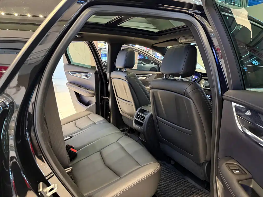 Cadillac XT5 2021 — фото 10