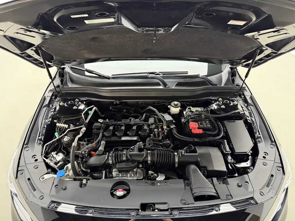 Honda Accord 2022 — фото 10