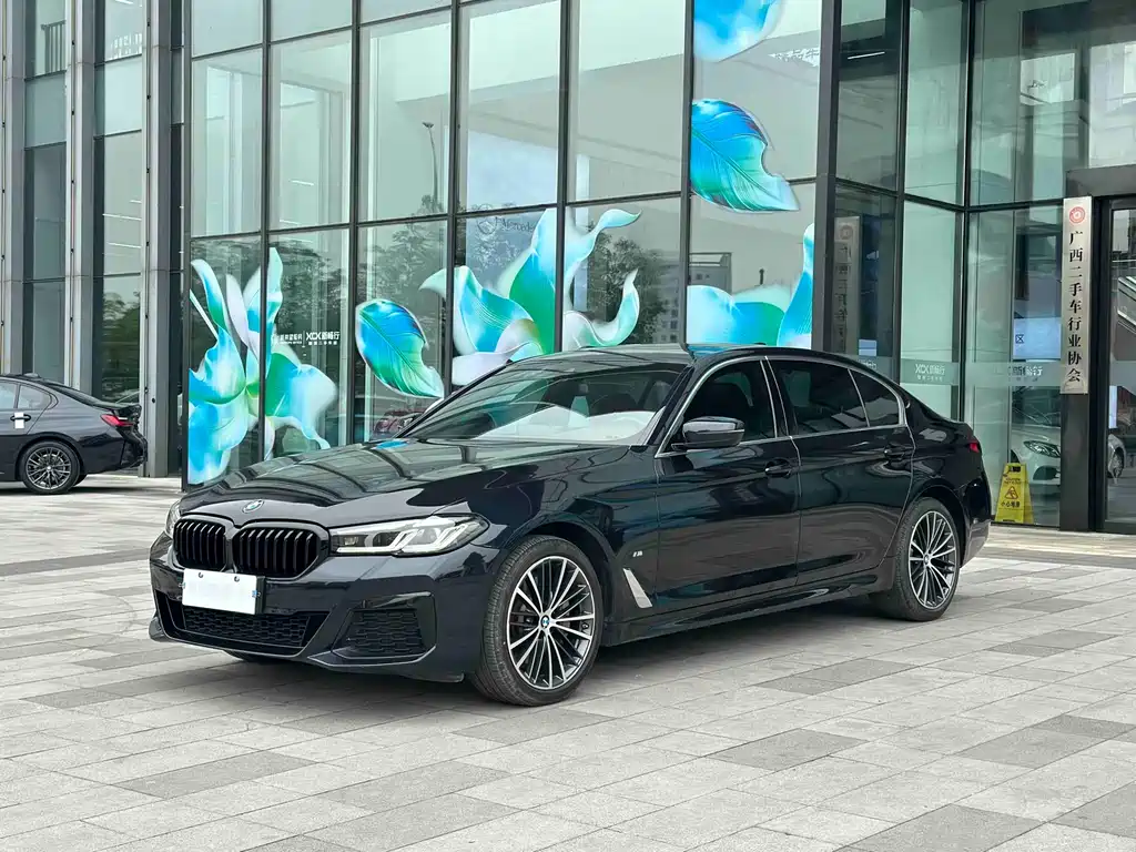BMW 5 Series 2021 — фото 1