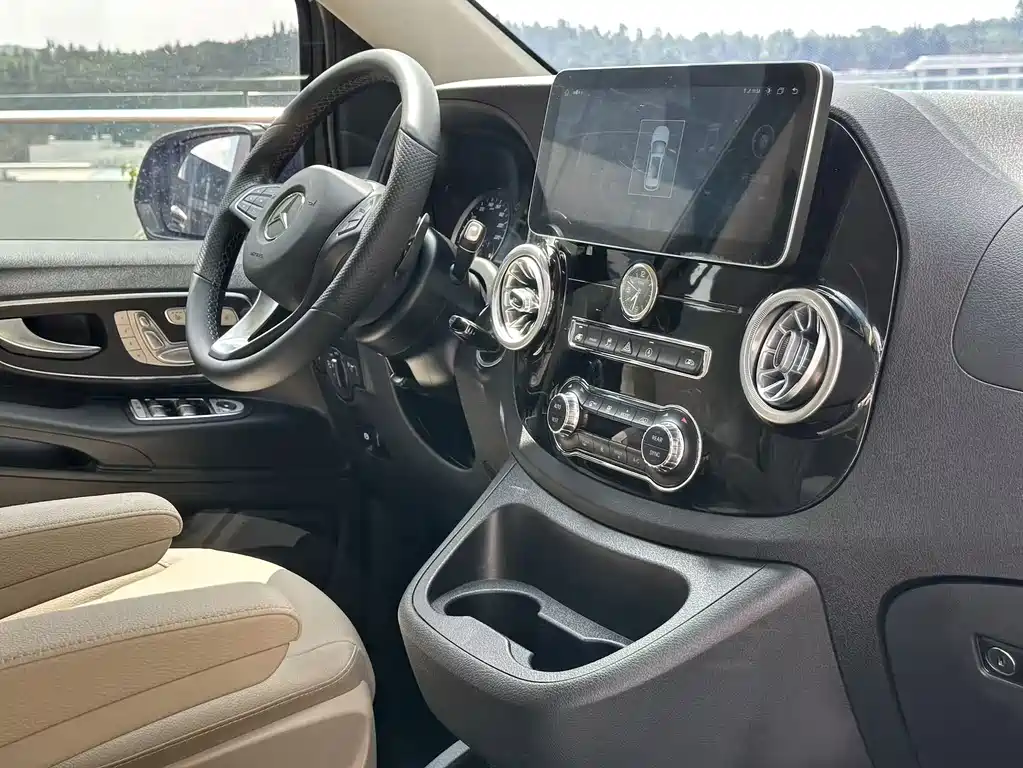 Mercedes-Benz Vito 2024 — фото 12