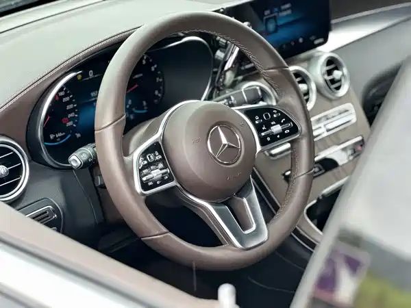 Mercedes-Benz GLC 2023