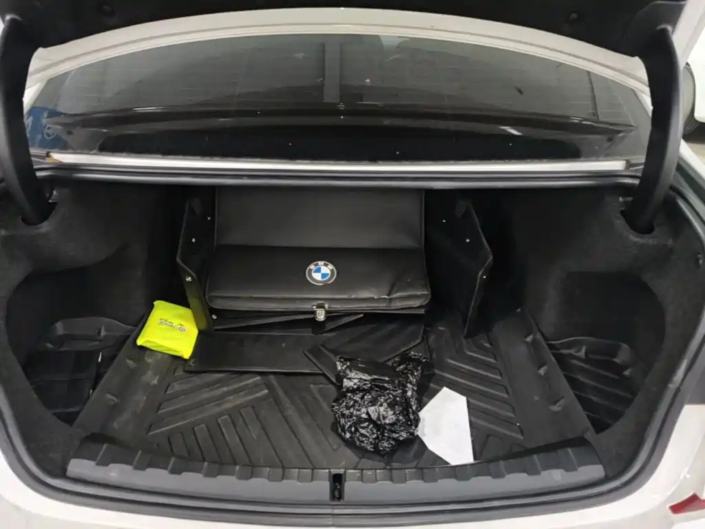 BMW 3 Series 2020 — фото 19