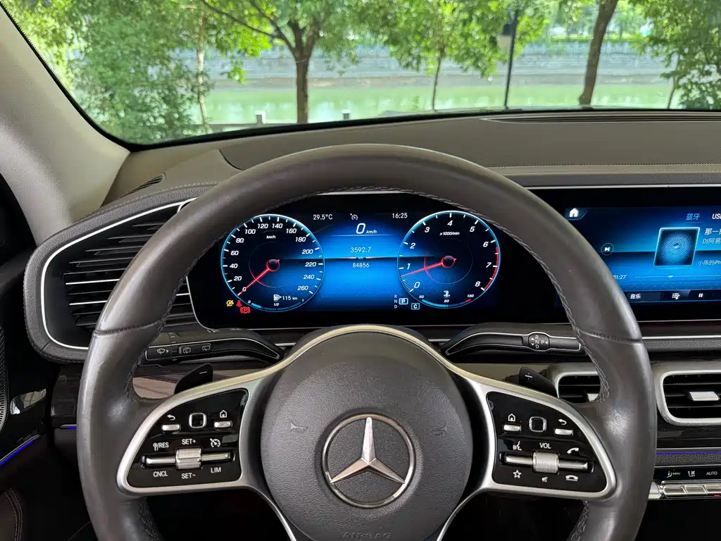 Mercedes-Benz GLE 2020 — фото 19