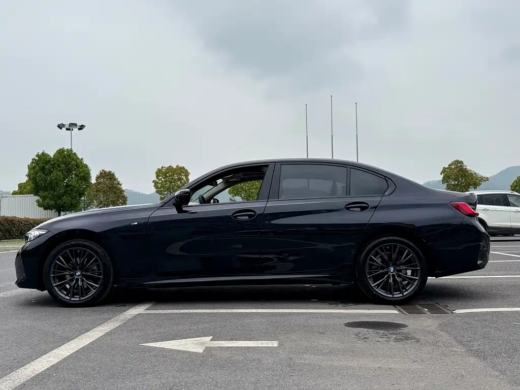 BMW 3 Series 2023