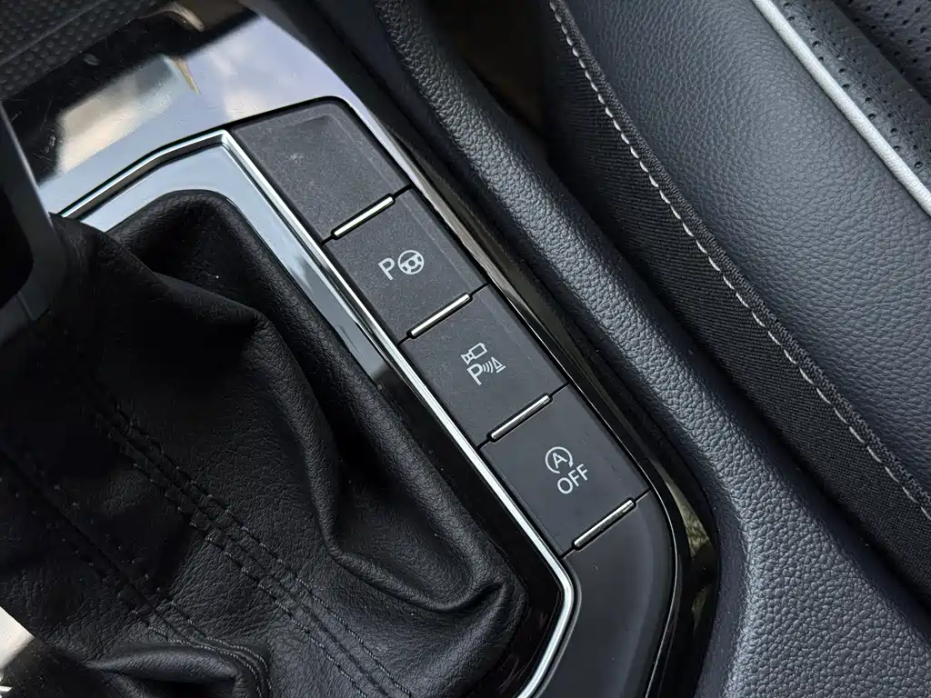 Volkswagen Tiguan L 2023 — фото 35