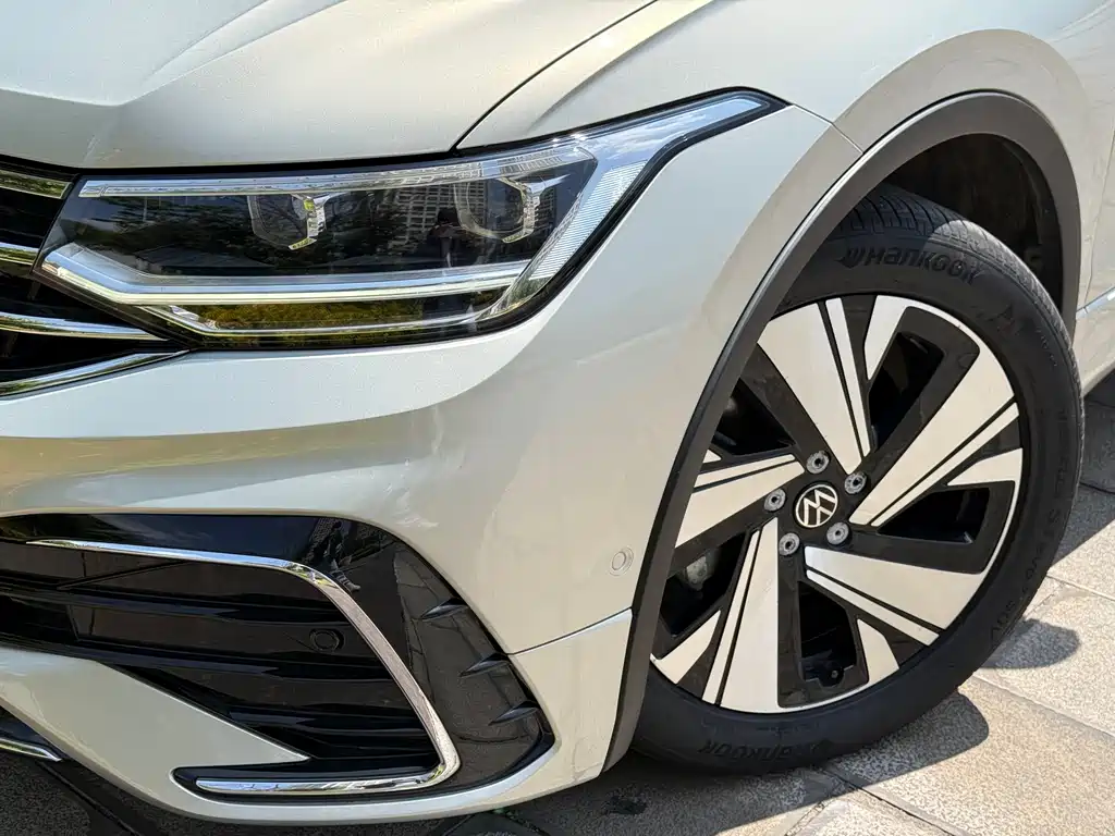 Volkswagen Tiguan L 2023 — фото 43