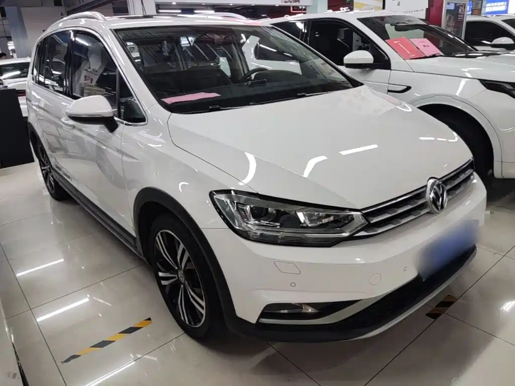 Volkswagen Touran 2018 — фото 21