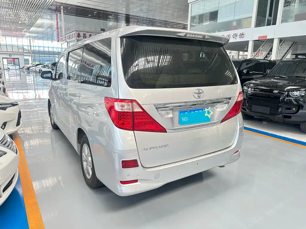 Toyota Alphard 2011 — фото 2