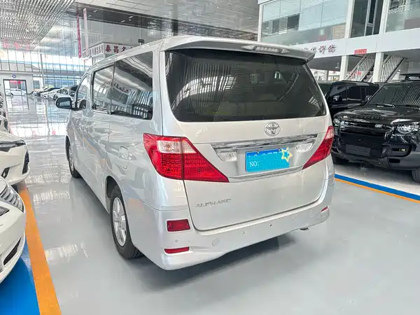 Toyota Alphard 2011