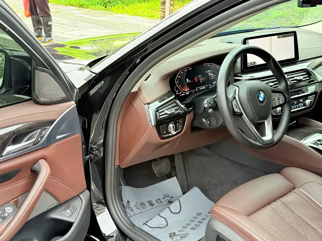 BMW 5 Series 2021