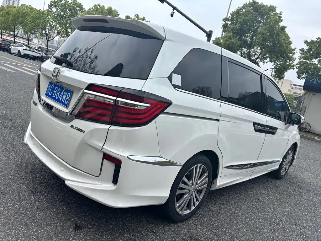 Honda Elysion 2019 — фото 10