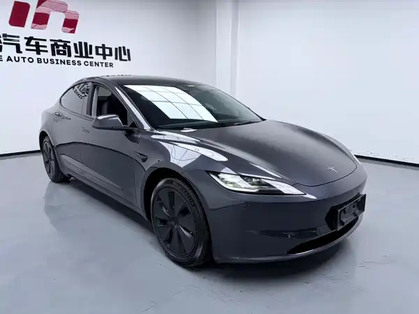 Tesla Model 3 2024