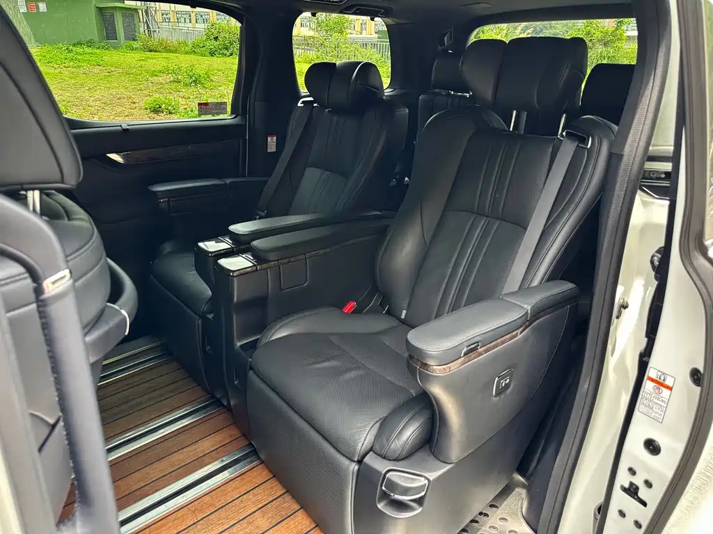 Toyota Alphard 2019 — фото 10