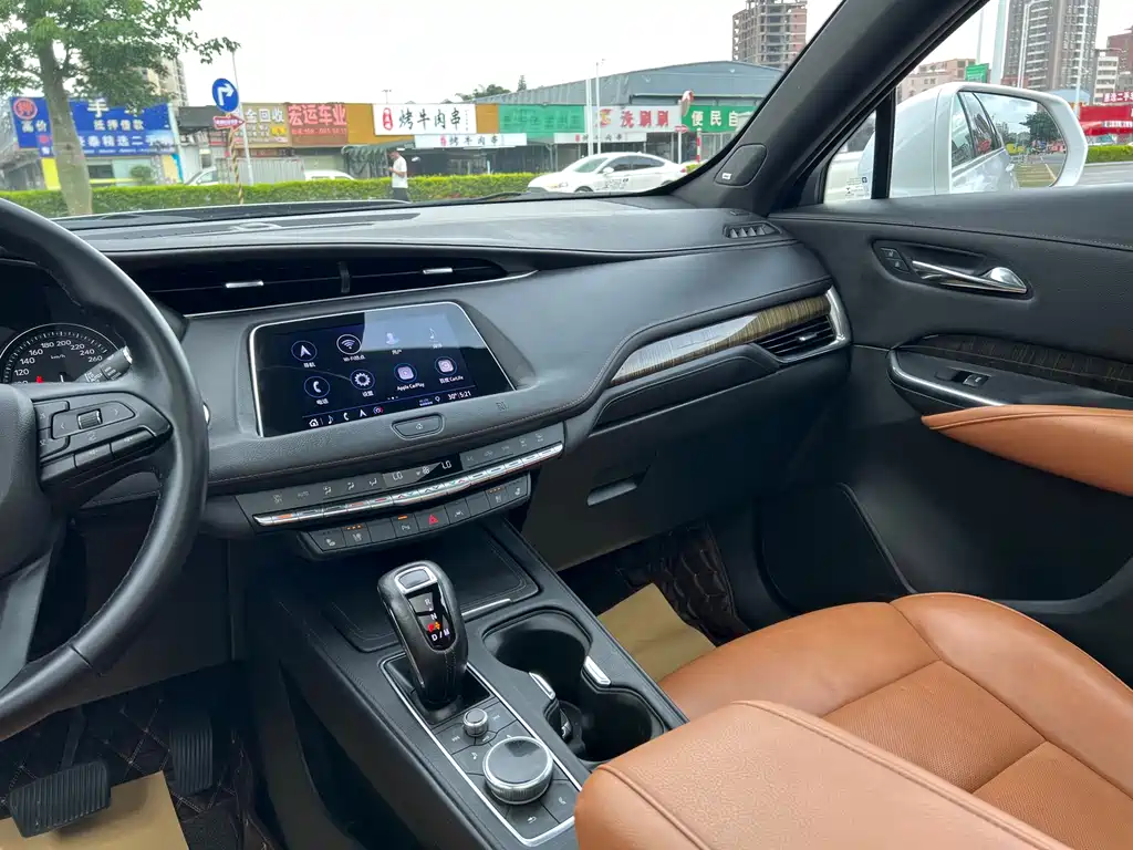 Cadillac XT4 2019 — фото 16