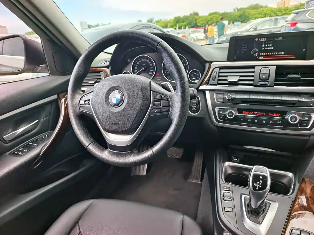 BMW 3 Series 2014 — фото 12