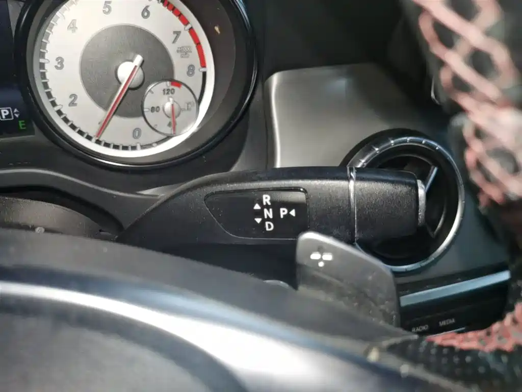 Mercedes-Benz CLA 2015 — фото 14