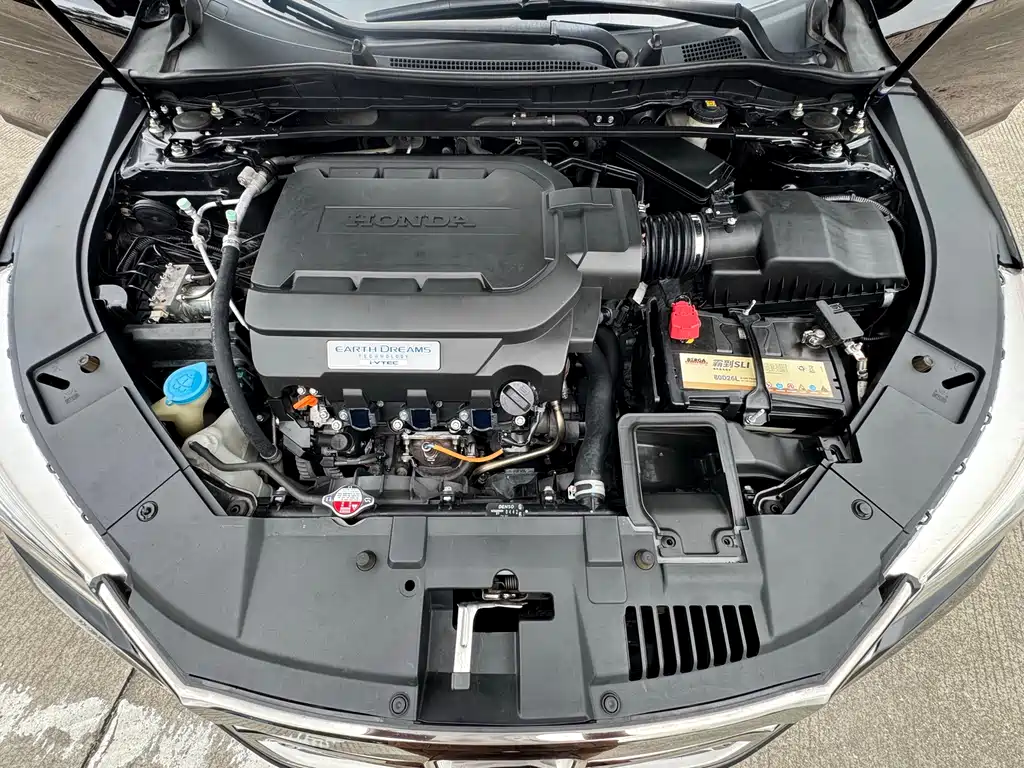 Honda Accord 2016 — фото 19