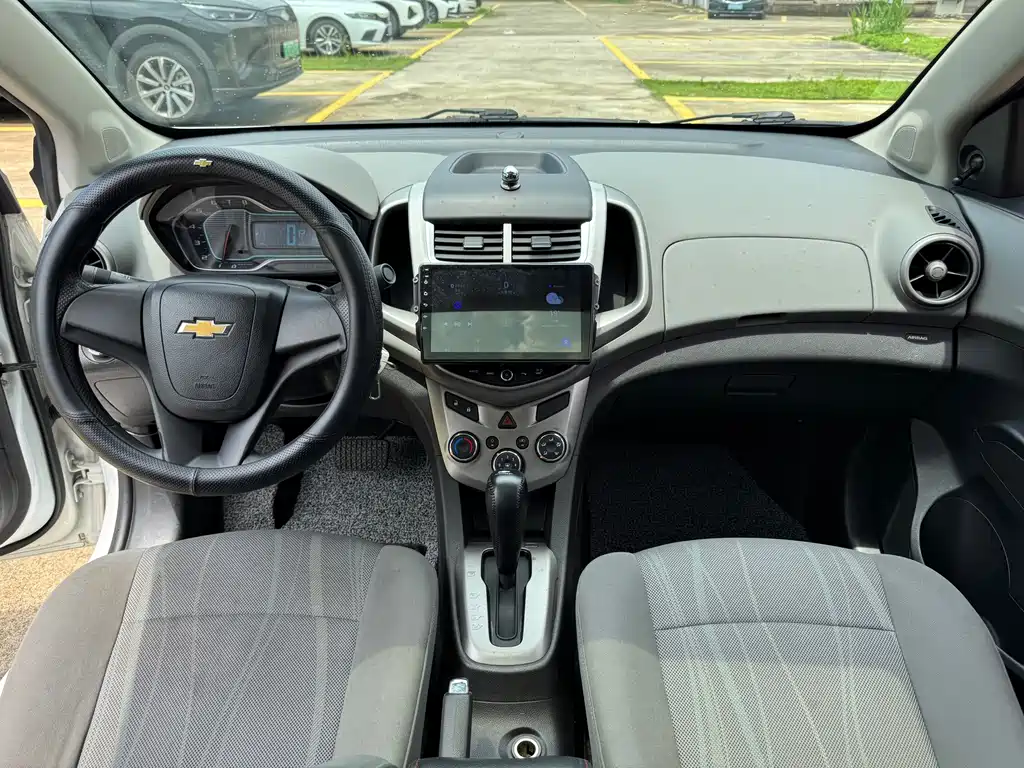 Chevrolet Aveo 2014 — фото 10