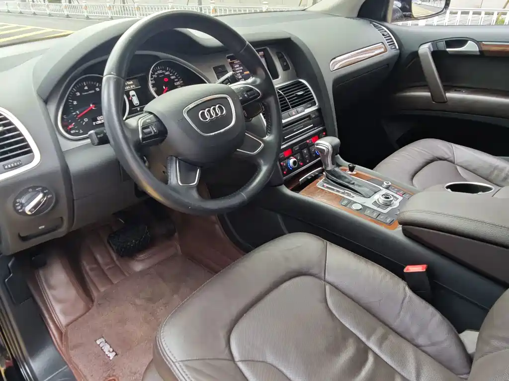 Audi Q7 2015 — фото 10