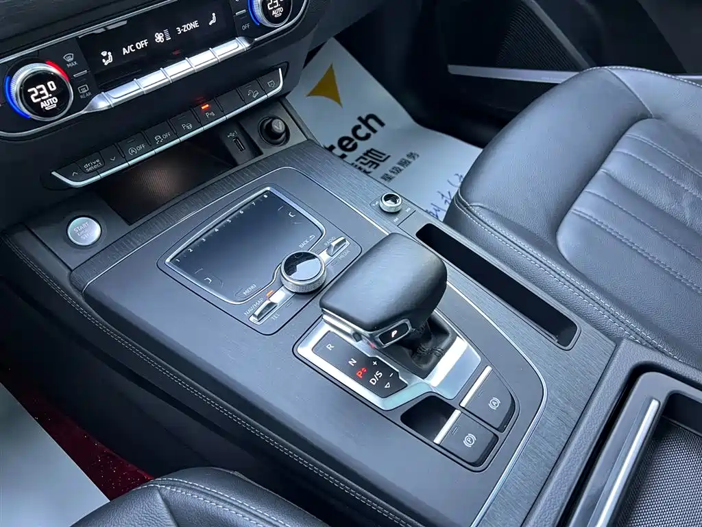 Audi Q5L 2021 — фото 16