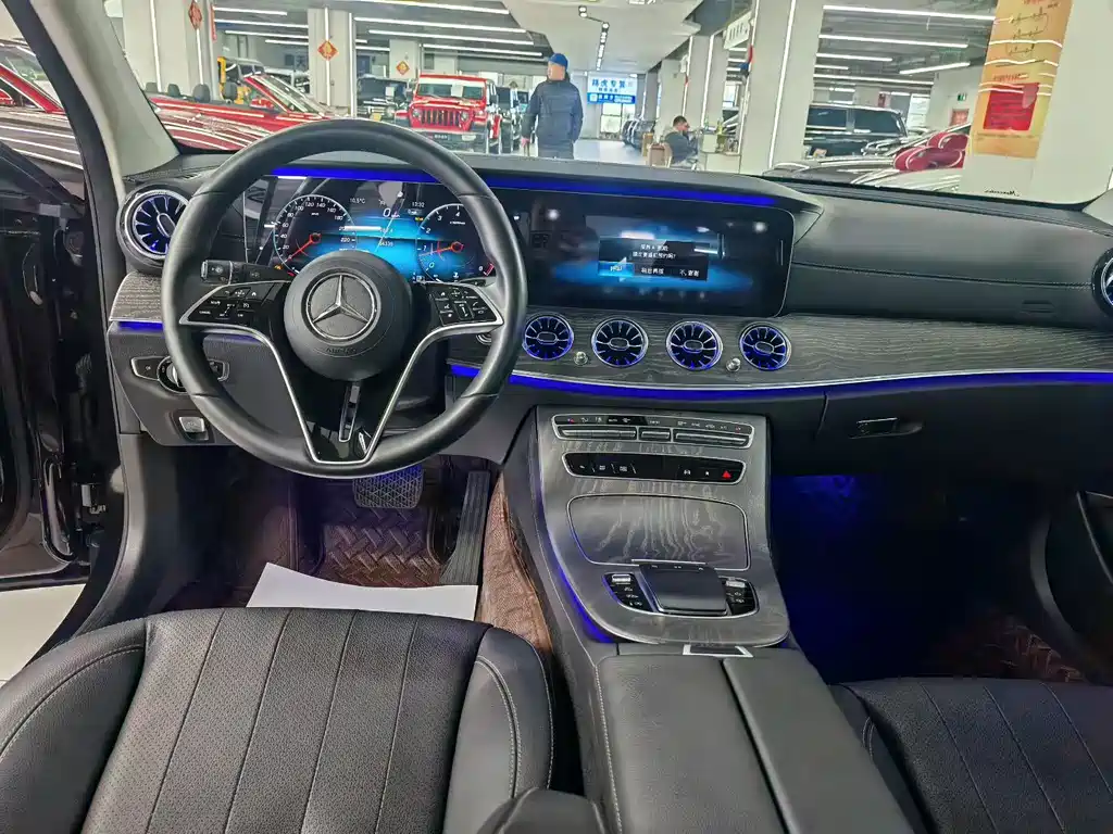 Mercedes-Benz E-Class 2023 — фото 5